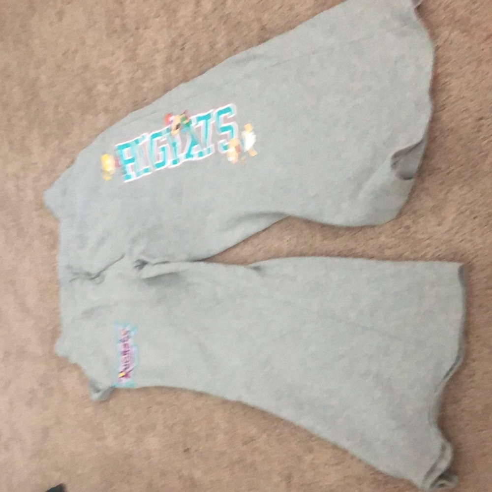 These are sweet pants from bealls  and in a size xL in women’s